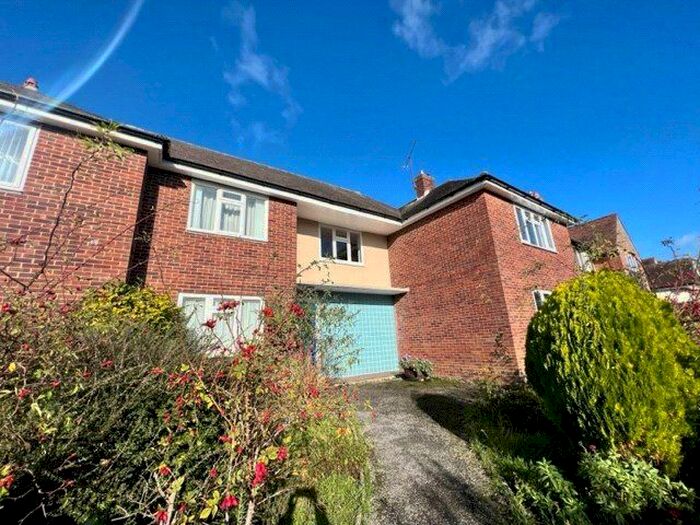 2 Bedroom Flat To Rent In Leigh Road, Southampton, Hampshire, SO17