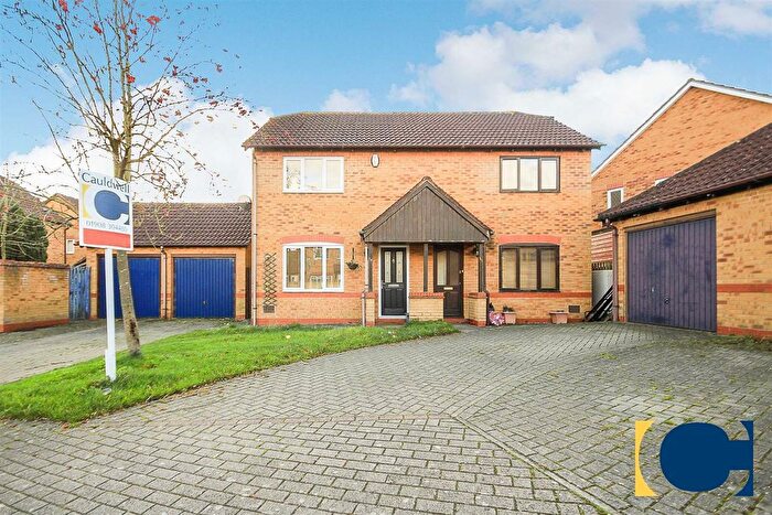 3 Bedroom Semi Detached House To Rent In Treborough, Furzton, MK4