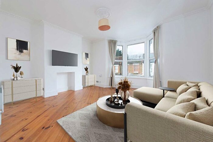 2 Bedroom Flat For Sale In Napier Road, London, N17