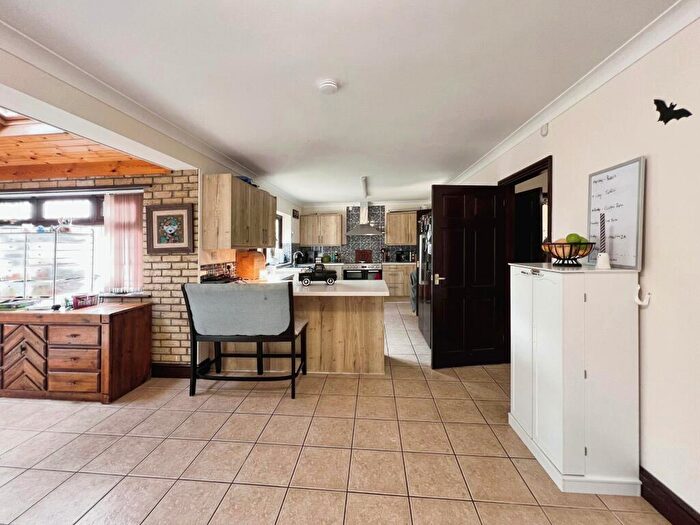 5 Bedroom Detached House To Rent In Bernards Close, Beck Row, IP28