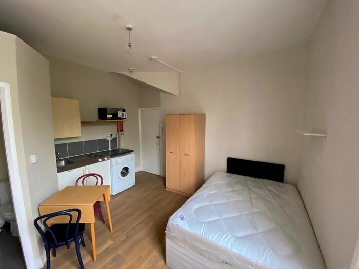 Studio To Rent In Westbere Road, Kilburn London, NW2