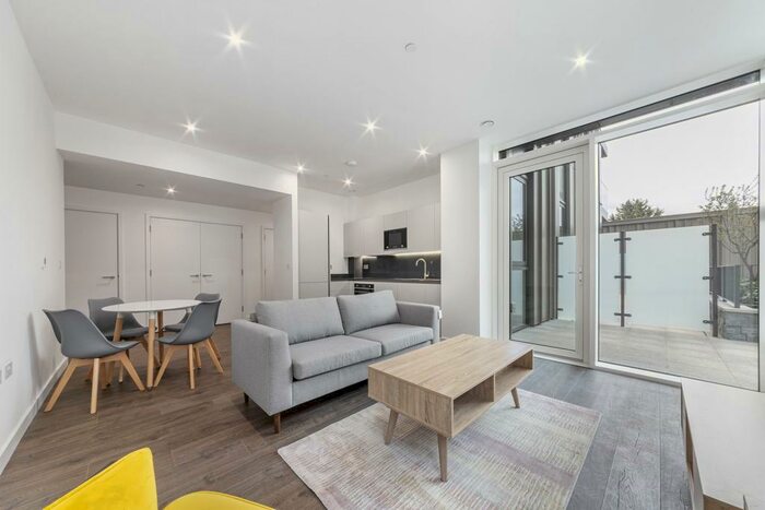 1 Bedroom Apartment To Rent In Hartingtons Court, Coster Avenue, London, London, N4