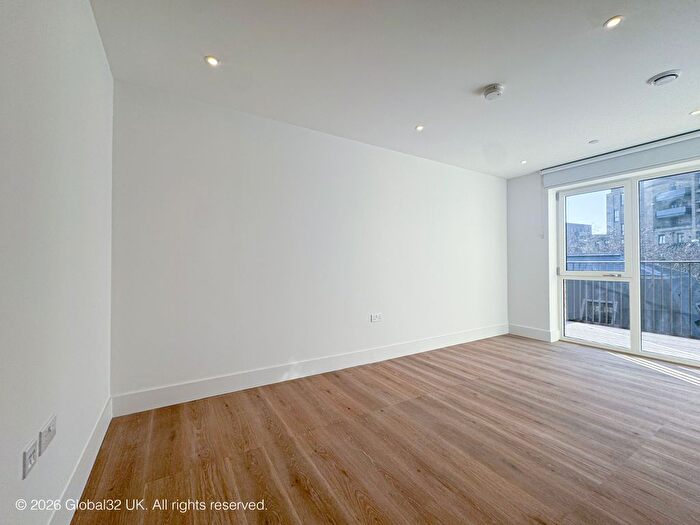 Studio For Sale In Bow Common Lane, London, E3