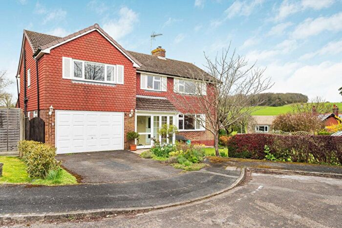 4 Bedroom Detached House For Sale In Will Hall Close, Alton, Hampshire, GU34