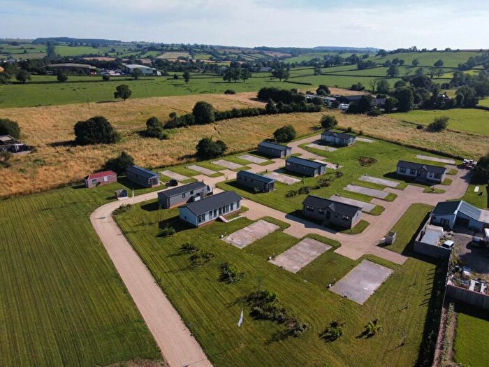 2 Bedroom Park Home For Sale In Bath And West Park Lodge, Cannards Grave, Shepton Mallet, BA4