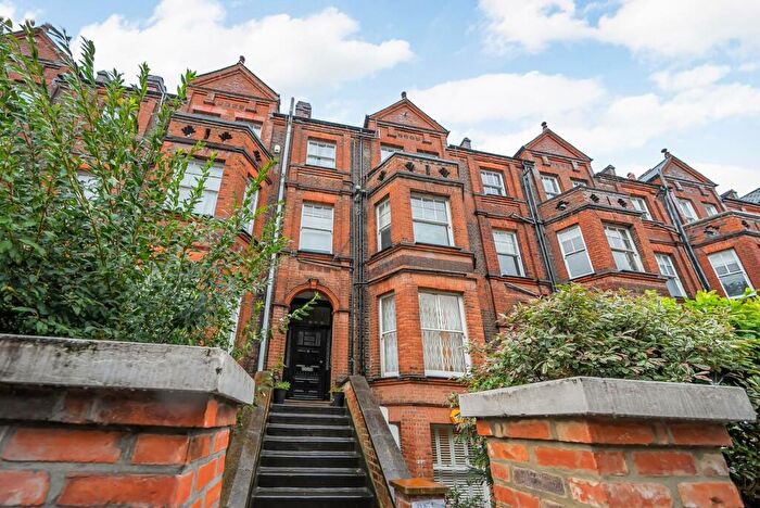 2 Bedroom Flat To Rent In Greencroft Gardens, South Hampstead, London, NW6