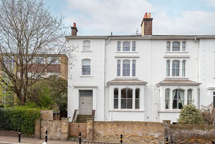 2 Bedroom Flat For Sale In Putney Hill, London, SW15