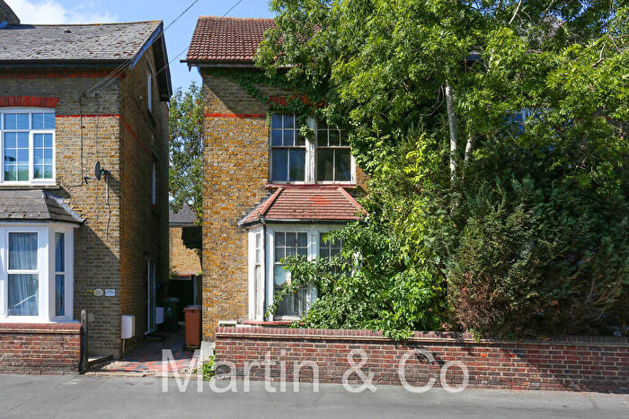 3 Bedroom Semi Detached House For Sale In Green Wrythe Lane, Carshalton, SM5