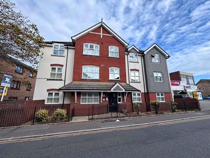 2 Bedroom Flat To Rent In Seabourne Road, Bournemouth, BH5