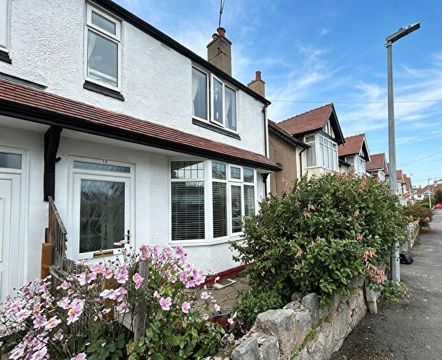 3 Bedroom Semi-Detached House For Sale In Pine Grove, Rhos On Sea, LL28