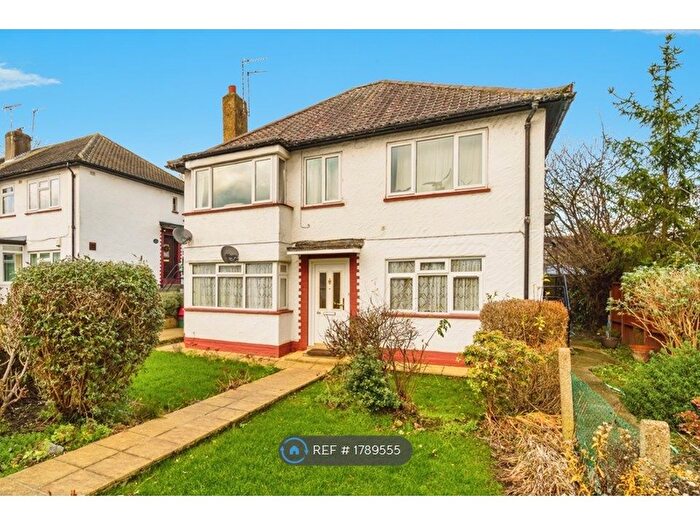 2 Bedroom Maisonette To Rent In Warkworth Gardens, Isleworth, TW7