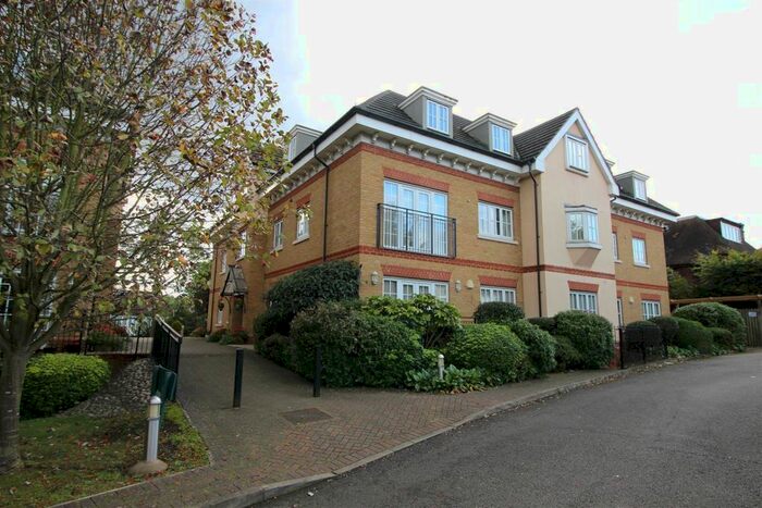 3 Bedroom Flat To Rent In Blueberry Court, Hale Lane, Edgware, Greater London, HA8