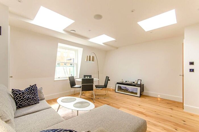 2 Bedroom Flat To Rent In Parkhurst Road, Holloway, London, N7