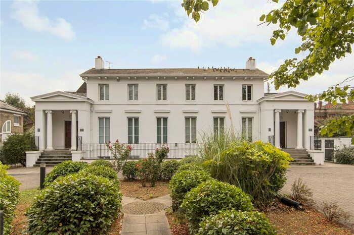 2 Bedroom Flat To Rent In Norwood Road, London, SE24