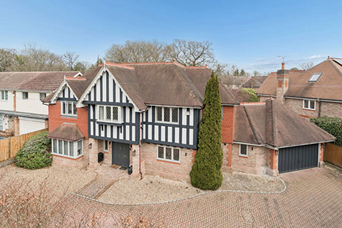 6 Bedroom Detached House For Sale In Howards Thicket, Gerrards Cross, SL9