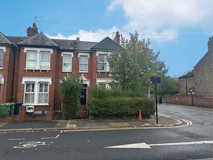 1 Bedroom Flat For Sale In First Floor Flat, Lordsmead Road, Tottenham, London, N17