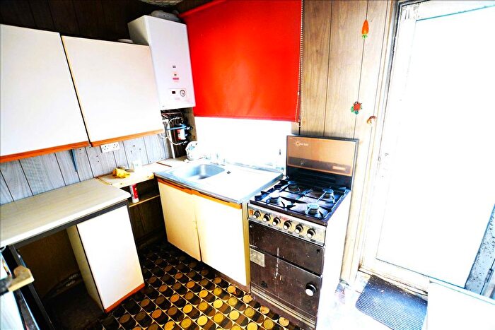 3 Bedroom Terraced House For Sale In Cranleigh Road, Feltham, Middlesex, TW13