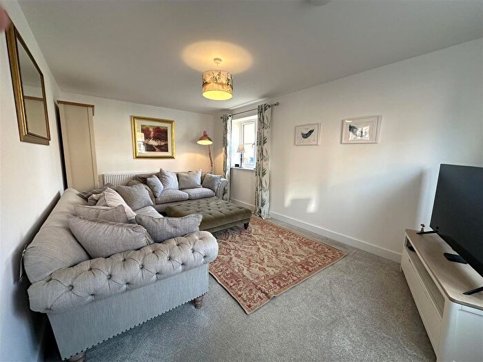 3 Bedroom Detached House For Sale In Woodall Gate, Howden, Goole, DN14