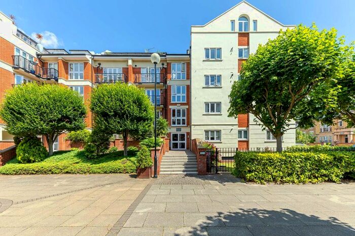 2 Bedroom Flat To Rent In Corney Reach Way, London, W4