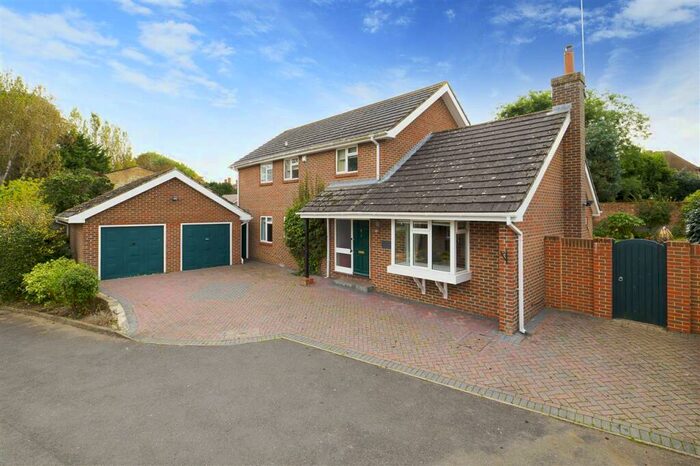 4 Bedroom Detached House For Sale In Carn House, The Vallance, Lynsted, ME9