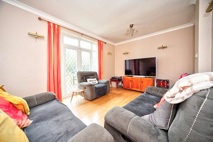5 Bedroom Detached House For Sale In Ludlow Avenue, Luton, Bedfordshire, LU1