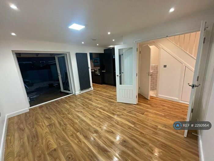4 Bedroom Terraced House To Rent In Clifton Road, London, E16