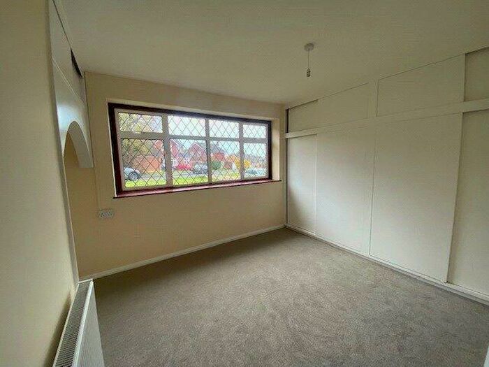 2 Bedroom Bungalow To Rent In Gorse Way, Hartley, Longfield, Kent, DA3