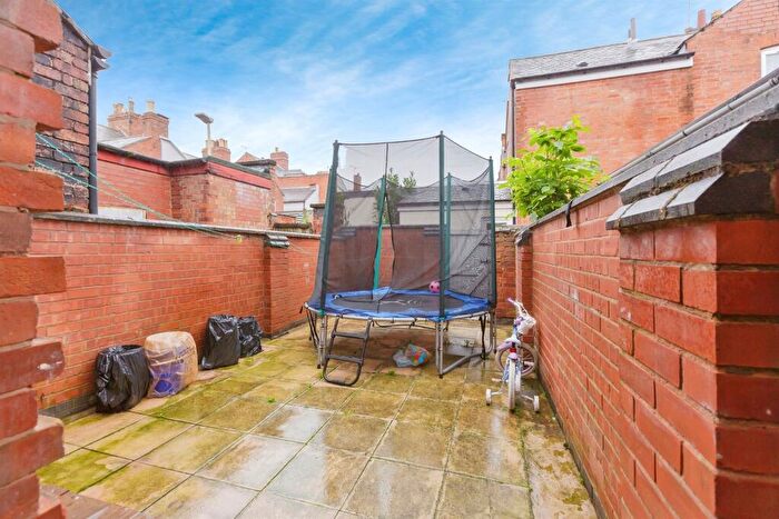 3 Bedroom Terraced House For Sale In Biddulph Street, Leicester, LE2