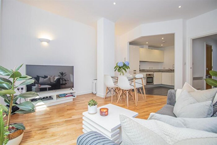 1 Bedroom Apartment To Rent In Boundary Street, Shoreditch, E2