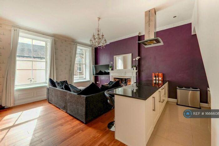 2 Bedroom Flat To Rent In Highgate, Kendal, LA9