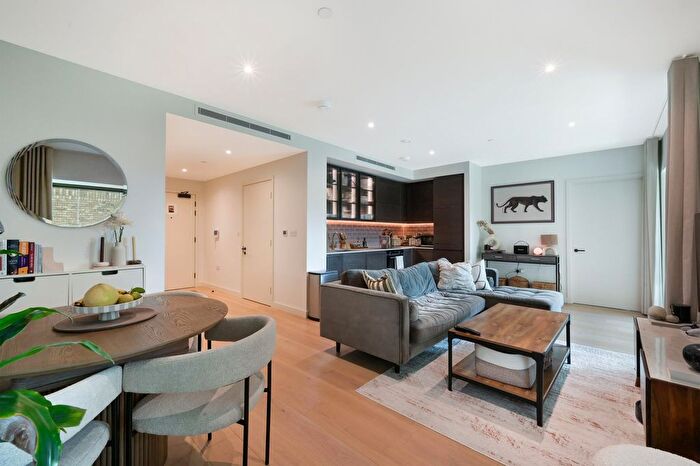 2 Bedroom Flat For Sale In Docker Building, Riverscape, E16