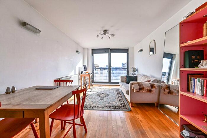 1 Bedroom Flat For Sale In Victorian Grove, Stoke Newington, , Stoke Newington, London, N16