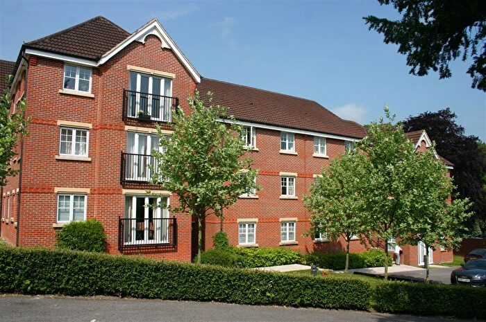 2 Bedroom Flat To Rent In Bedroom Purpose Built Flat In Caterham Valley, CR3