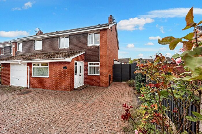 3 Bedroom Semi-Detached House For Sale In Calverley Close, Brookvale, WA7