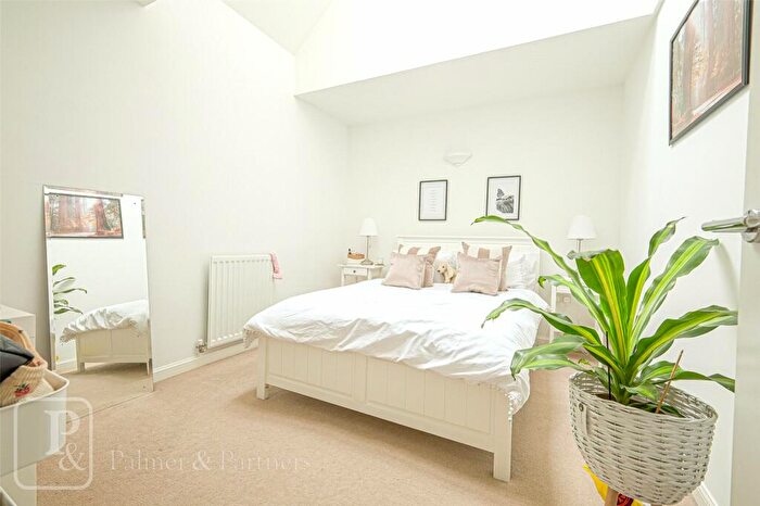 2 Bedroom Coach House To Rent In Hussar Close, Colchester, Essex, CO2