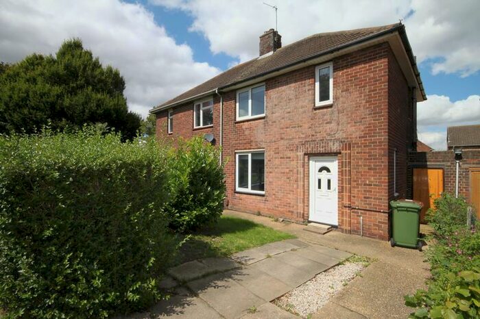 2 Bedroom Semi-Detached House To Rent In Laceby Road, Grimsby, DN34