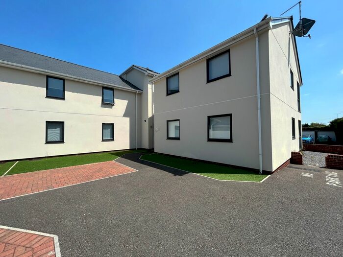 2 Bedroom Flat To Rent In Webbs Court, Mill Line, EX2