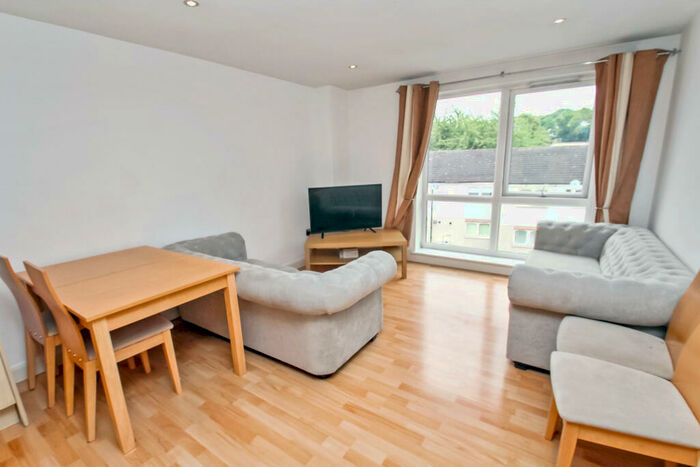 3 Bedroom Apartment To Rent In Holborn Central, Woodhouse, LS6