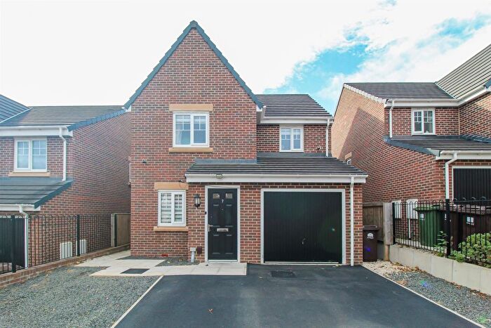 3 Bedroom Detached House For Sale In Wool Chase, Wakefield, WF2