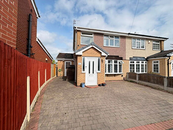 3 Bedroom Semi-Detached House For Sale In Oulton Close, Lydiate, L31
