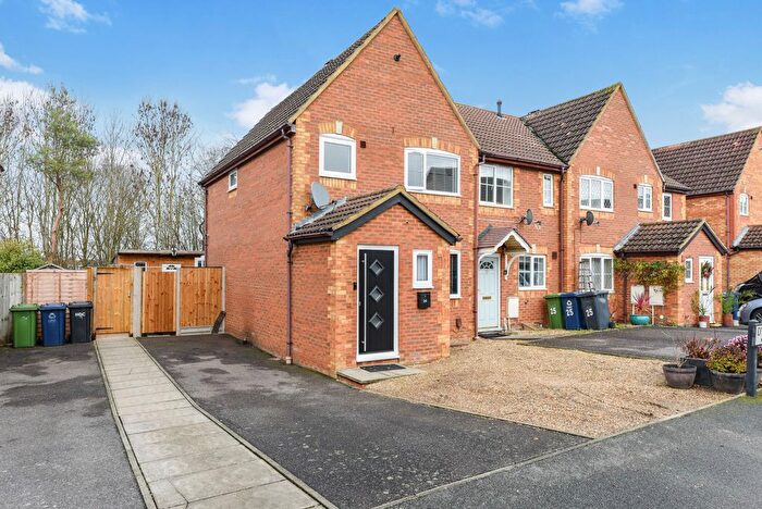 3 Bedroom End Terrace House For Sale In Dyson Close, Hinchingbrooke, PE29