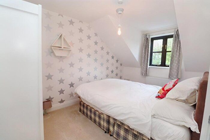 5 Bedroom Detached House To Rent In Alexandra Road, Chipperfield, Kings Langley, Hertfordshire, WD4