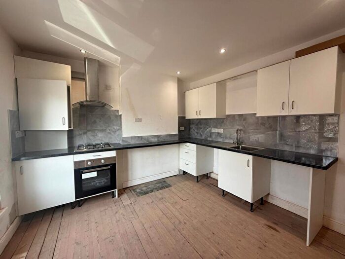 2 Bedroom Flat To Rent In Chesterfield Road North, Mansfield, NG19