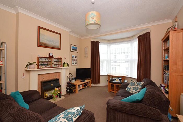 1 Bedroom Flat For Sale In Central Ryde, PO33