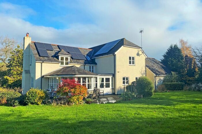 4 Bedroom Detached House For Sale In Kenn, Exeter, EX6