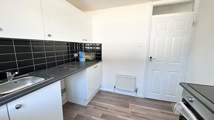2 Bedroom Flat To Rent In Alexandra Court, Alexandra Road, Southend-on-Sea, SS1