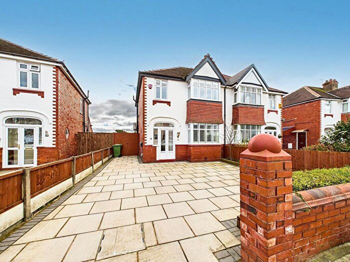 3 Bedroom Semi-Detached House For Sale In Larkfield Lane, Southport, PR9