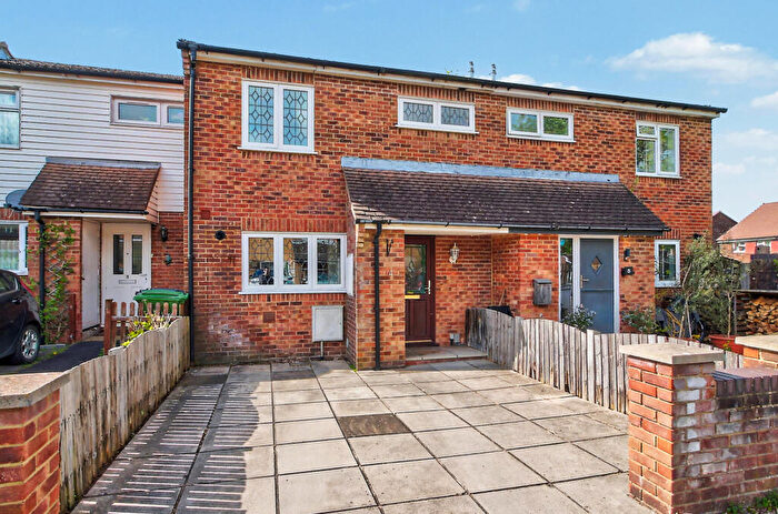 3 Bedroom Terraced House For Sale In Bernstein Road, Basingstoke, RG22