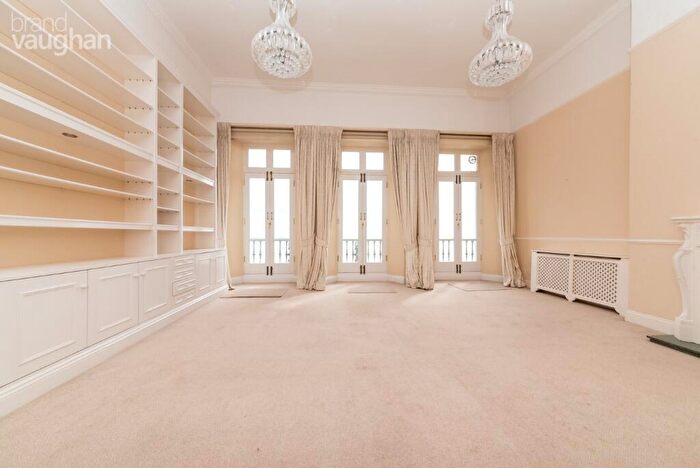 2 Bedroom Flat To Rent In Neville House, - Marine Parade, Brighton, BN2