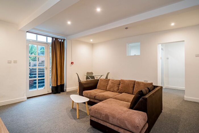 2 Bedroom Flat To Rent In Kingston Terrace, Leeds, LS2